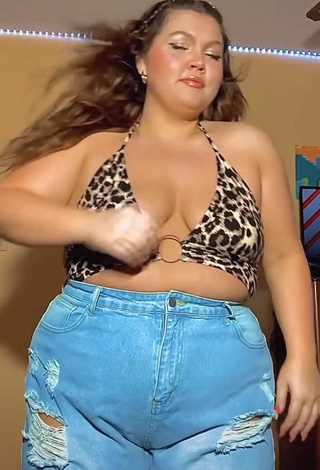 5. Sweet Lexie Lemon Shows Cleavage in Cute Leopard Crop Top and Bouncing Boobs