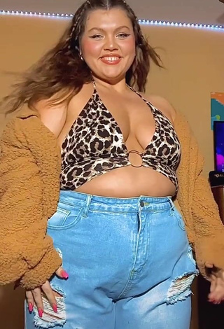 Hot Lexie Lemon Shows Cleavage in Leopard Crop Top and Bouncing Breasts