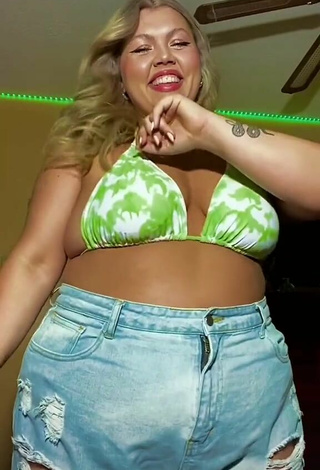 2. Seductive Lexie Lemon in Bikini Top and Bouncing Boobs