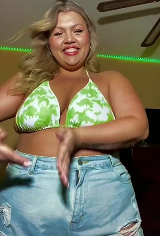 4. Seductive Lexie Lemon in Bikini Top and Bouncing Boobs