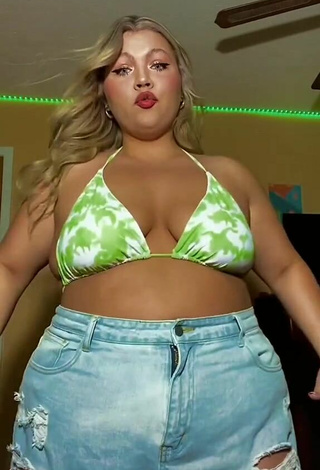 Cute Lexie Lemon in Bikini Top and Bouncing Breasts