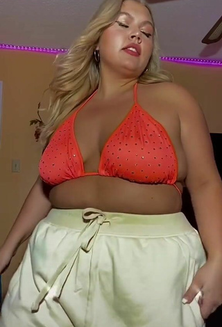 2. Titillating Lexie Lemon in Orange Bikini Top and Bouncing Breasts