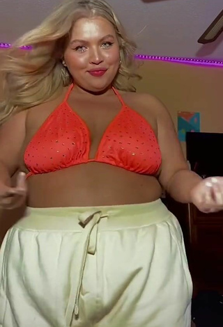 4. Fine Lexie Lemon in Sweet Orange Bikini Top and Bouncing Tits