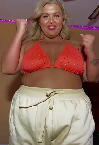 2. Wonderful Lexie Lemon in Orange Bikini Top and Bouncing Boobs