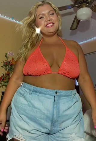 Beautiful Lexie Lemon Shows Cleavage in Sexy Orange Bikini Top and Bouncing Breasts