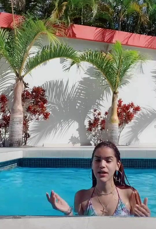 5. Sultry Melissa Rodriguez in Bikini Top at the Swimming Pool