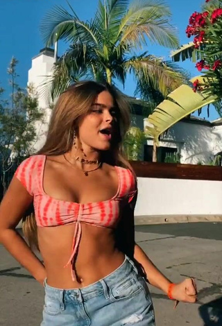 2. Titillating Giulia Amato Shows Cleavage in Crop Top and Bouncing Boobs