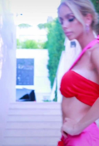 5. Luscious Sara Damnjanović in Red Crop Top