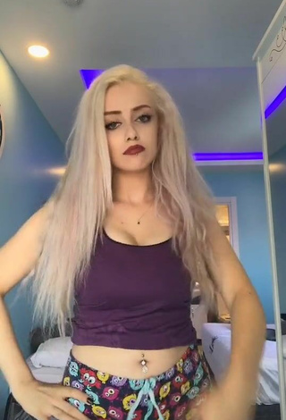 3. Sexy Derya Basturk in Violet Crop Top