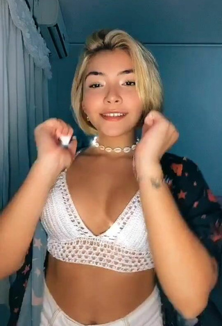 Sexy Taynara Cabral Shows Cleavage in White Crop Top