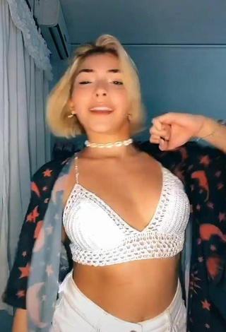 3. Sexy Taynara Cabral Shows Cleavage in White Crop Top