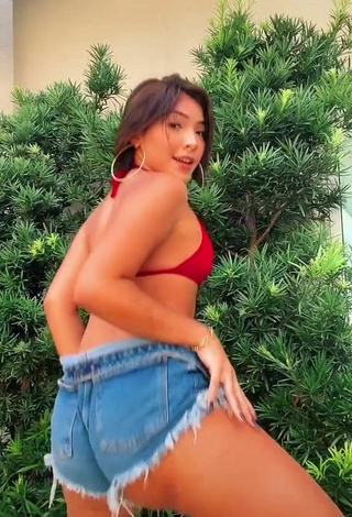 5. Luscious Taynara Cabral in Red Bikini Top while Twerking