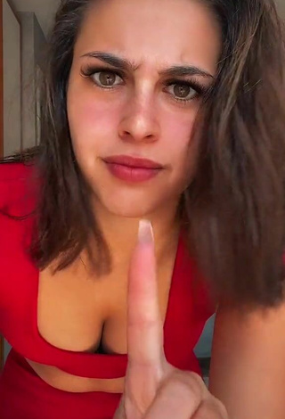 5. Sexy Victoria Caro Shows Cleavage in Red Sport Bra and Bouncing Boobs