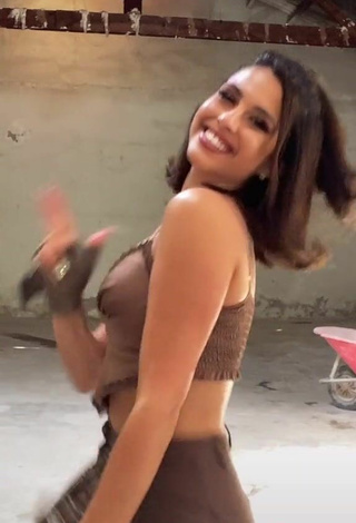 5. Sultry Victoria Caro Shows Cleavage in Brown Crop Top and Bouncing Boobs