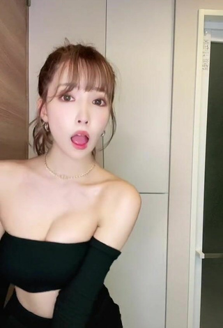 4. Sultry Yua Mikami in Black Tube Top and Bouncing Boobs