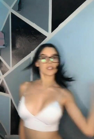 5. Sultry Abigail Glezz Shows Cleavage in White Crop Top and Bouncing Tits