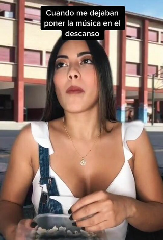 Hot Aleja Villeta Shows Cleavage in White Crop Top