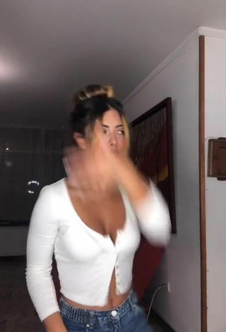 3. Sexy Aleja Villeta Shows Cleavage in White Crop Top and Bouncing Boobs