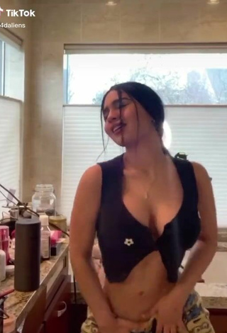 Amazing Barbara Ramirez Shows Cleavage in Hot Black Crop Top