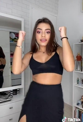 6. Luscious Bela Almada Shows Cleavage in Black Crop Top and Bouncing Boobs