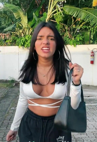 4. Hot Bela Almada Shows Cleavage in White Crop Top and Bouncing Tits