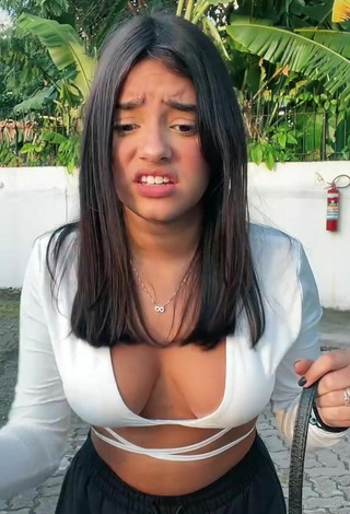 6. Hot Bela Almada Shows Cleavage in White Crop Top and Bouncing Tits