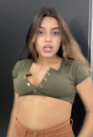 2. Sexy Bela Almada Shows Cleavage in Olive Crop Top and Bouncing Tits