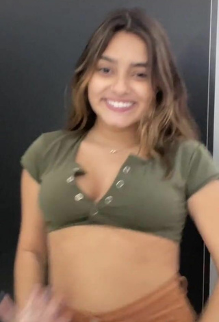 4. Sexy Bela Almada Shows Cleavage in Olive Crop Top and Bouncing Tits