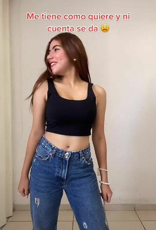 3. Luscious Valentina Shows Cleavage in Black Crop Top