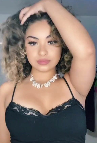 Sweetie Devenity Perkins Shows Cleavage in Black Crop Top and Bouncing Boobs