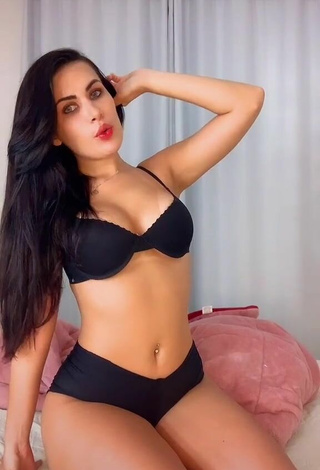 4. Titillating Dine Azevedo in Black Bra