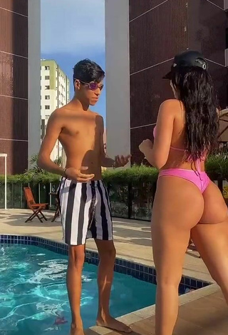 2. Sweet Dine Azevedo Shows Butt at the Swimming Pool