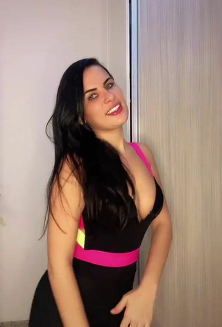 4. Sexy Dine Azevedo Shows Cleavage in Overall and Bouncing Breasts