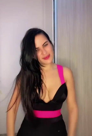 6. Sexy Dine Azevedo Shows Cleavage in Overall and Bouncing Breasts