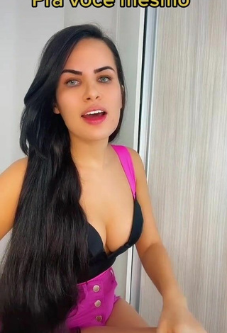 3. Erotic Dine Azevedo Shows Cleavage in Black Top