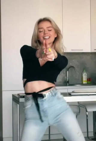 5. Sexy esmireal in Black Crop Top