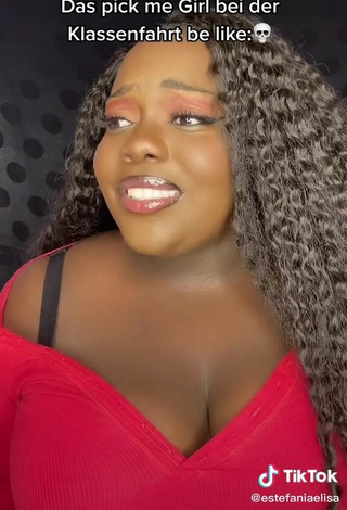 6. Luscious Estefaniaelisaa Shows Cleavage in Red Top and Bouncing Boobs