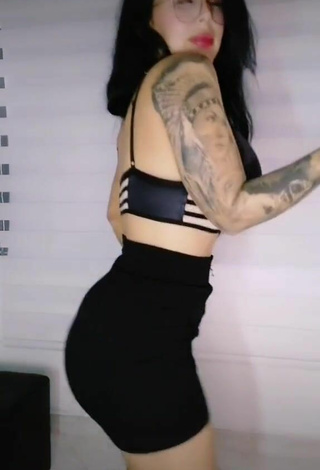 2. Erotic Eve Herrera in Black Crop Top while Twerking