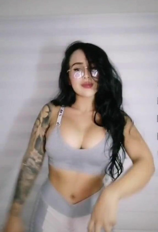 5. Seductive Eve Herrera in Grey Leggings and Bouncing Tits