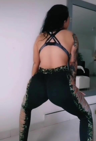 3. Hottest Eve Herrera Shows Butt while Twerking