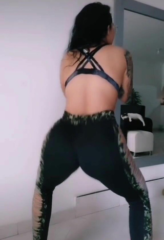 4. Hottest Eve Herrera Shows Butt while Twerking