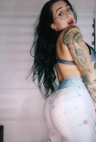 3. Sweet Eve Herrera Shows Big Butt