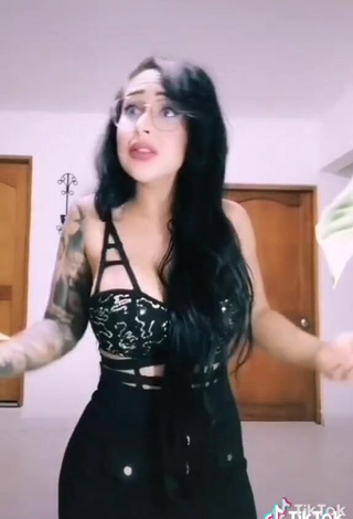 6. Sexy Eve Herrera Shows Cleavage in Black Top