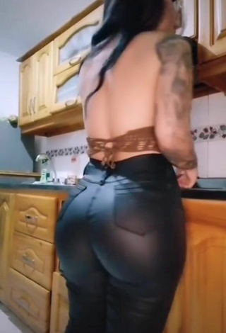 4. Pretty Eve Herrera Shows Butt (Side Boob)