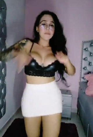 2. Eve Herrera Shows Cleavage in Hot Crop Top