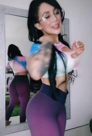 Fine Eve Herrera Shows Big Butt