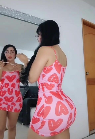 2. Hot Eve Herrera Shows Big Butt