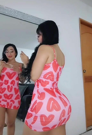 5. Hot Eve Herrera Shows Big Butt