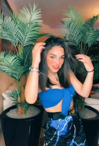 3. Sexy Giulia Paglianiti Shows Cleavage in Blue Tube Top and Bouncing Tits