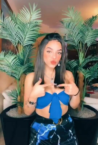 4. Sexy Giulia Paglianiti Shows Cleavage in Blue Tube Top and Bouncing Tits